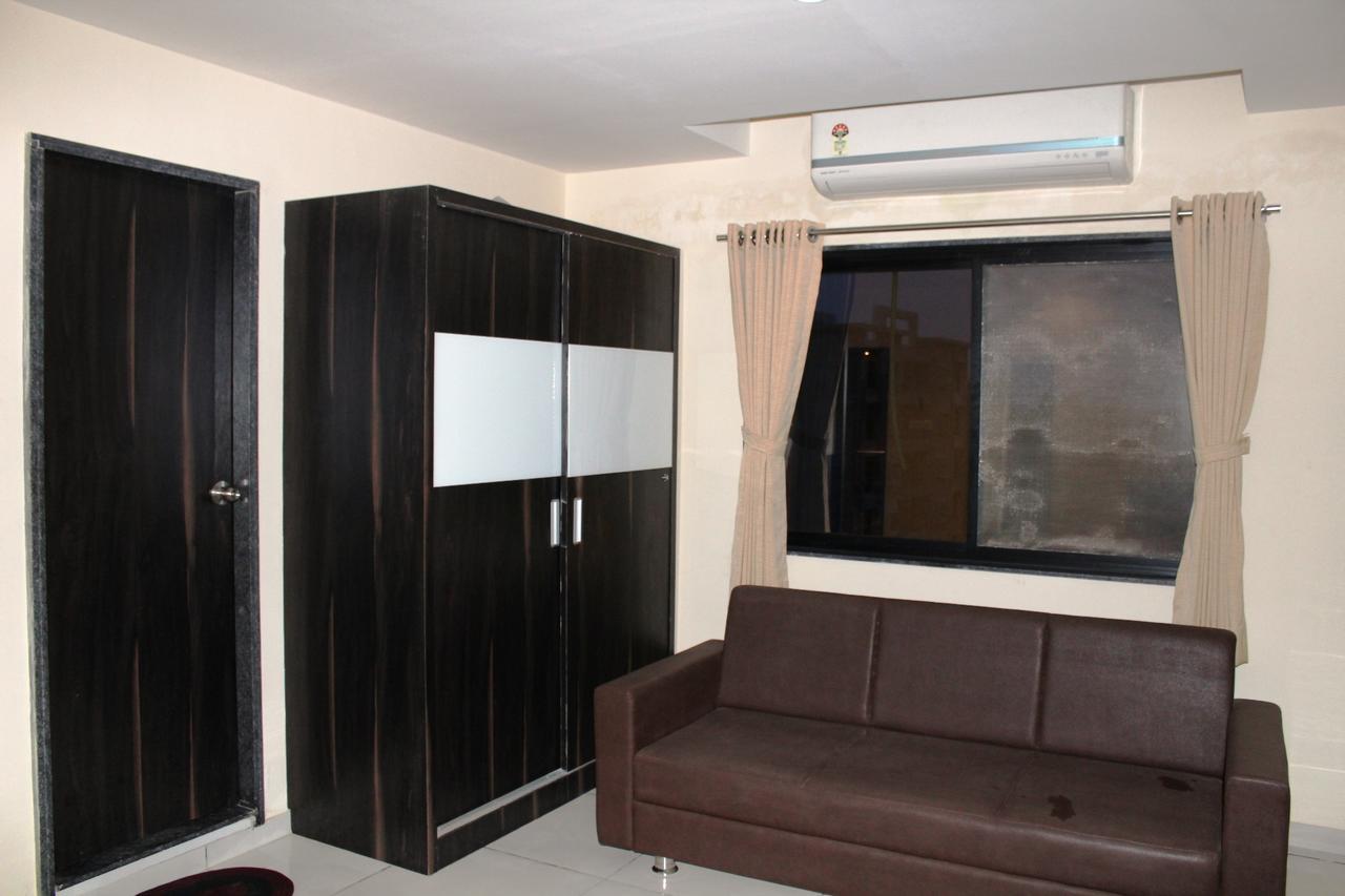 Dev Motel And Banquet Nadiād Zewnętrze zdjęcie