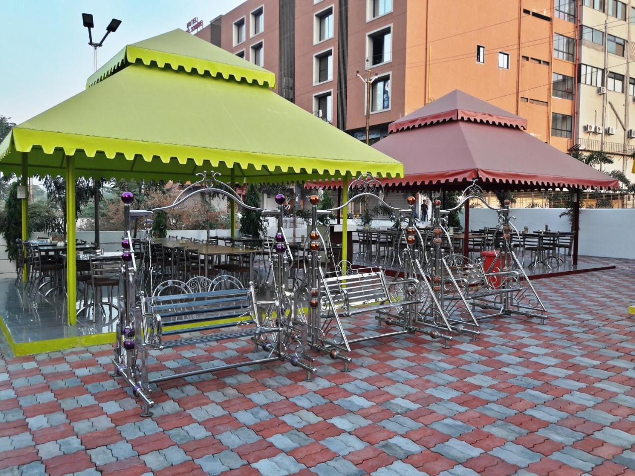Dev Motel And Banquet Nadiād Zewnętrze zdjęcie