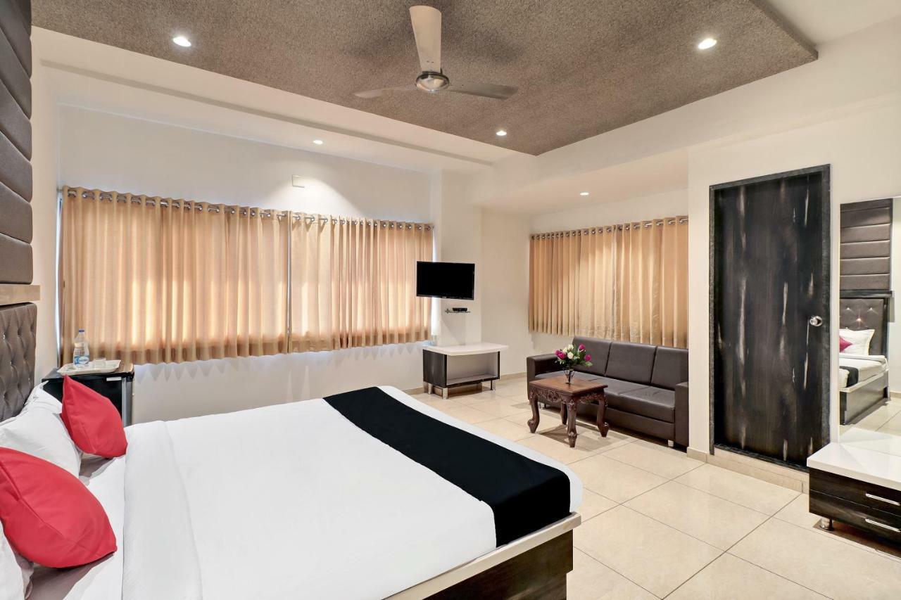 Dev Motel And Banquet Nadiād Zewnętrze zdjęcie